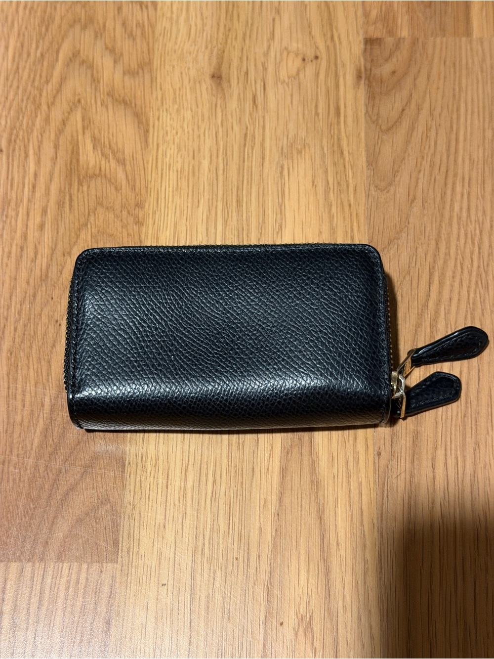 COACH Black Pebbled Leather Zip Card Case with Gold Logo - Picture 2 of 4